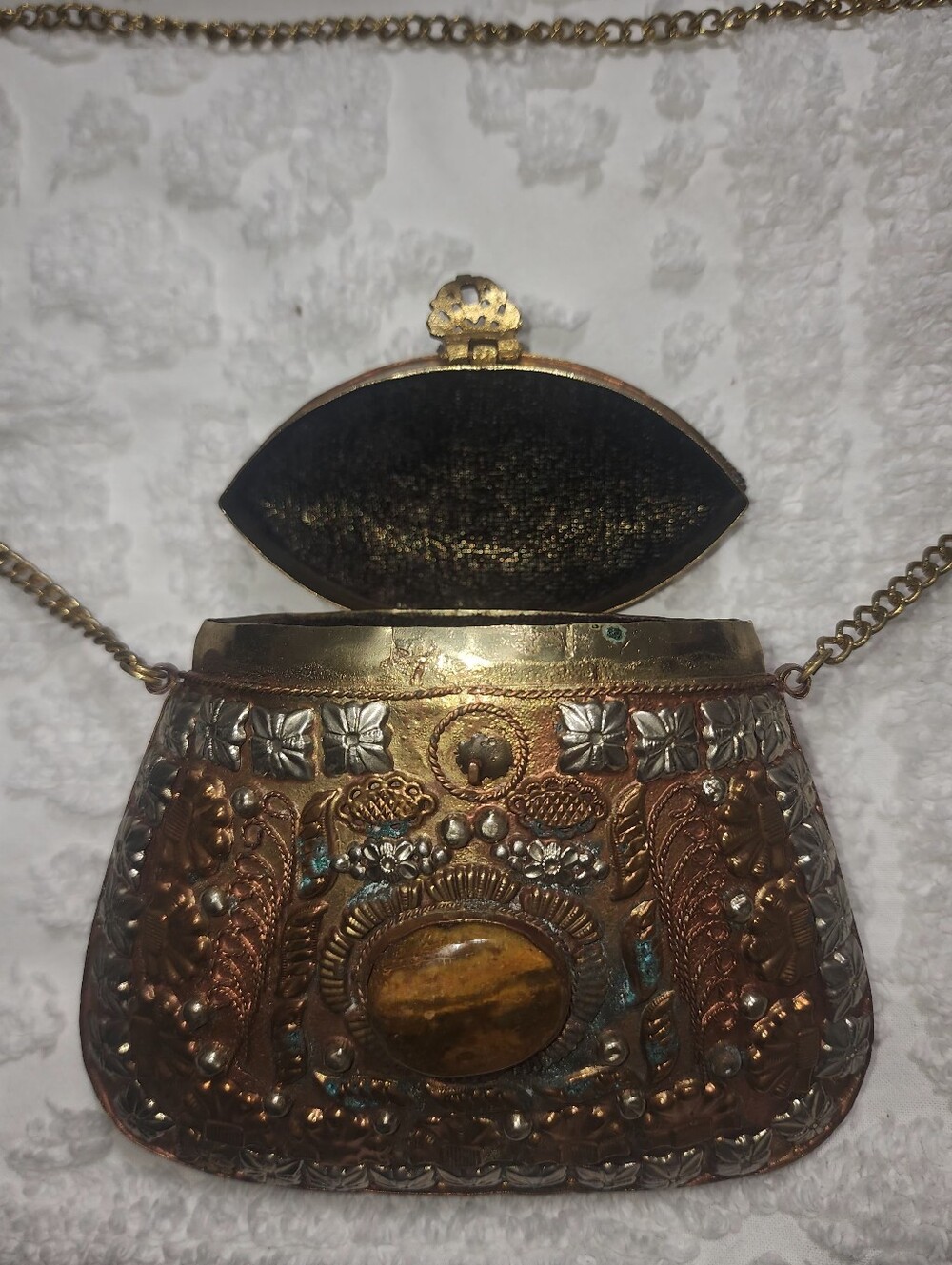 Vintage Sajai Indian Ethnic Sling Bag Clutches, Brass/Copper w/ Metal Chain - Picture 6 of 13